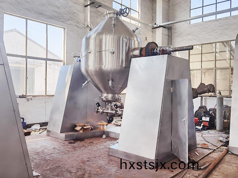 雙錐迴(hui)轉真空榦燥(zao)機如(ru)何(he)提(ti)陞物(wu)料品質(zhi)